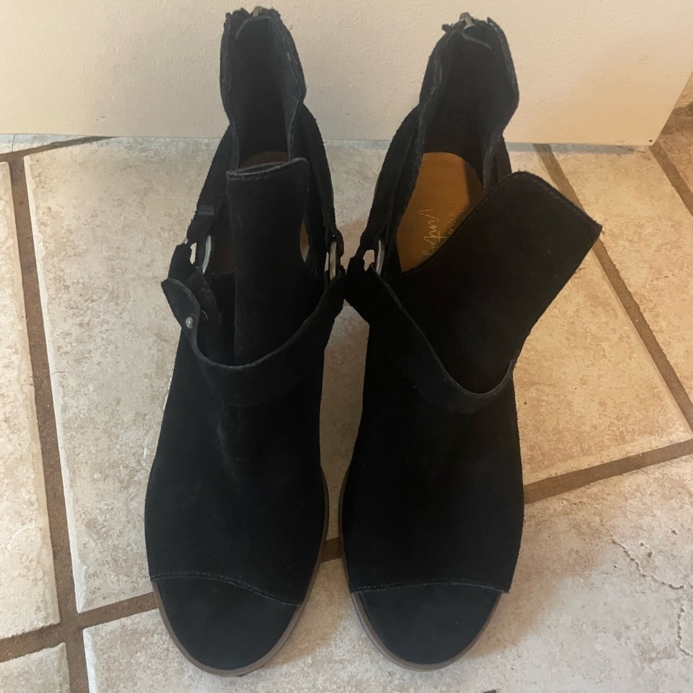 Crown Vintage black booties